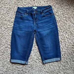 Women’s New York & Company Knee Length Denim Shorts; Size 0